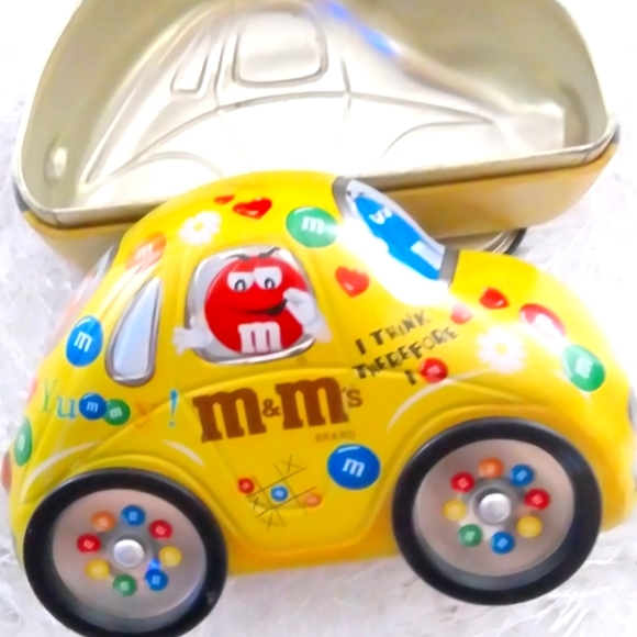 M&M's Volkswagen beetle yellow tin car - Picture 5 of 5